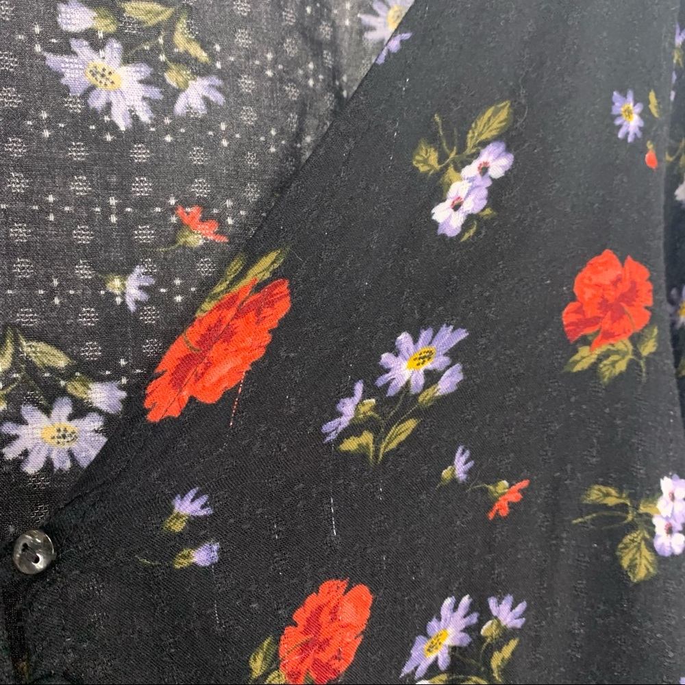 American Eagle Floral Tie Button Down V Neck Top - Picture 7 of 12